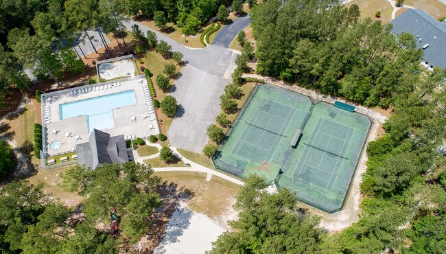 Building Photo - Resort Living. Fort Bragg Close. This is the One.