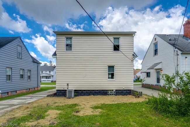 Building Photo - 5141 Clement Ave