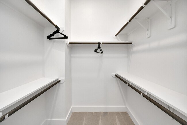 Building Photo - 6115 Campos Dr