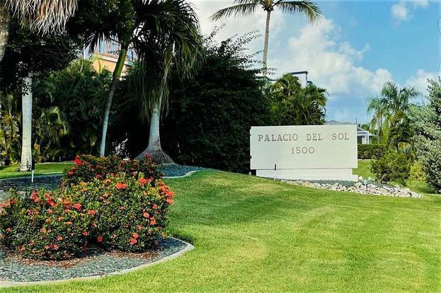 Building Photo - 1500 Park Beach Cir