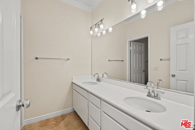 Building Photo - 5711 Citrus Ranch Cir