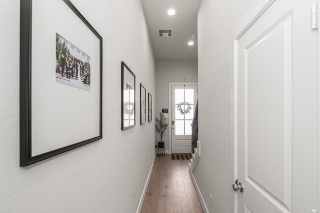 Building Photo - 816 Sienna Palm Ln