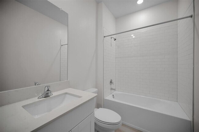 Building Photo - 18200 Pleasantview Blvd