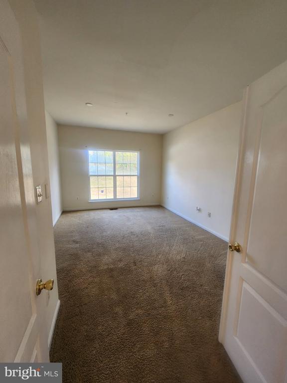 Building Photo - 10208 Rolling Green Way