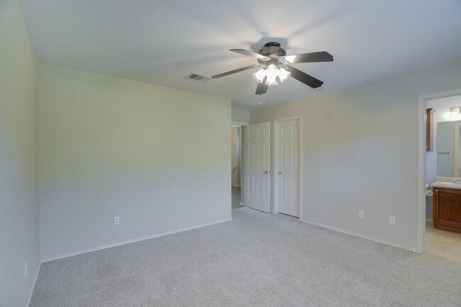 Building Photo - 1512 Davis Mountain Loop