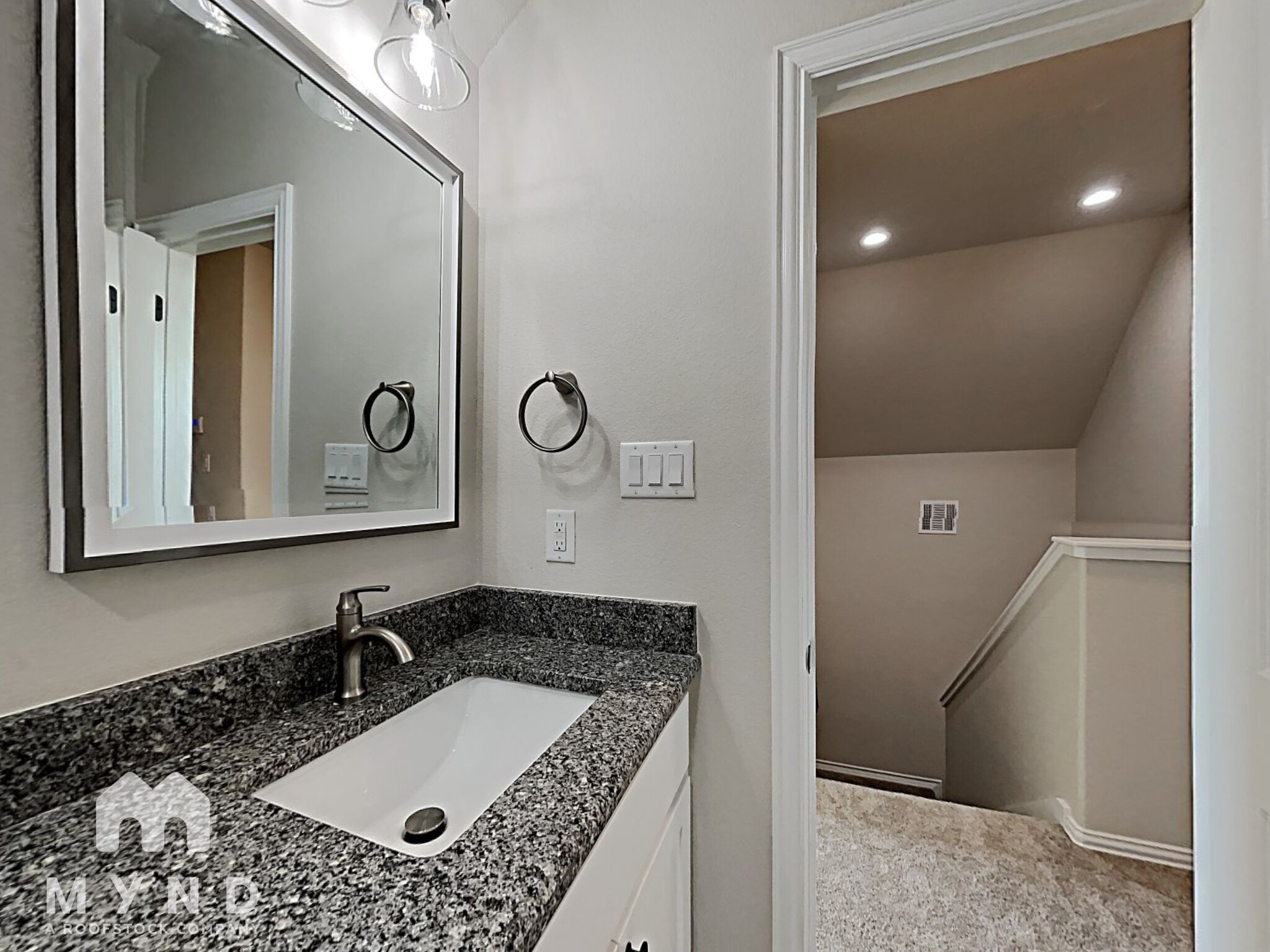 Building Photo - 5612 San Jacinto Dr