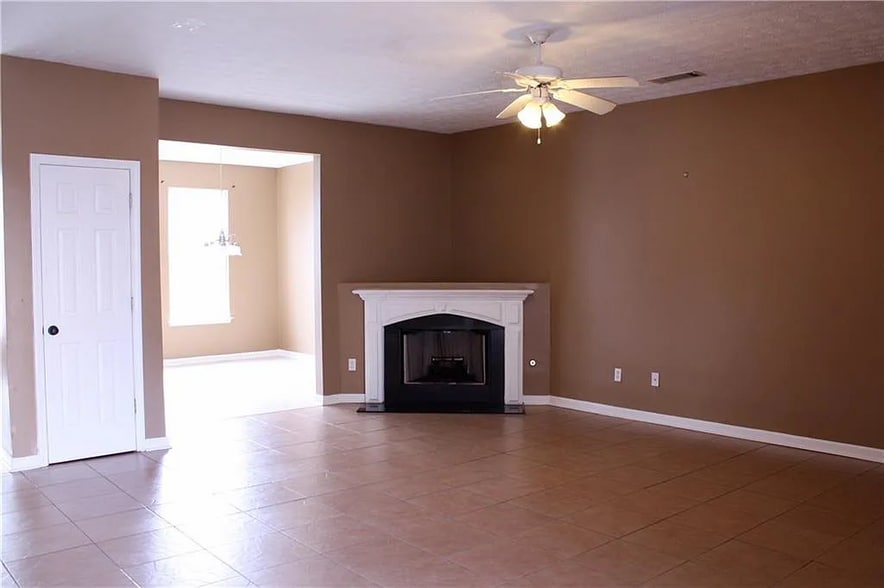 Building Photo - 5357 Paramount View Way