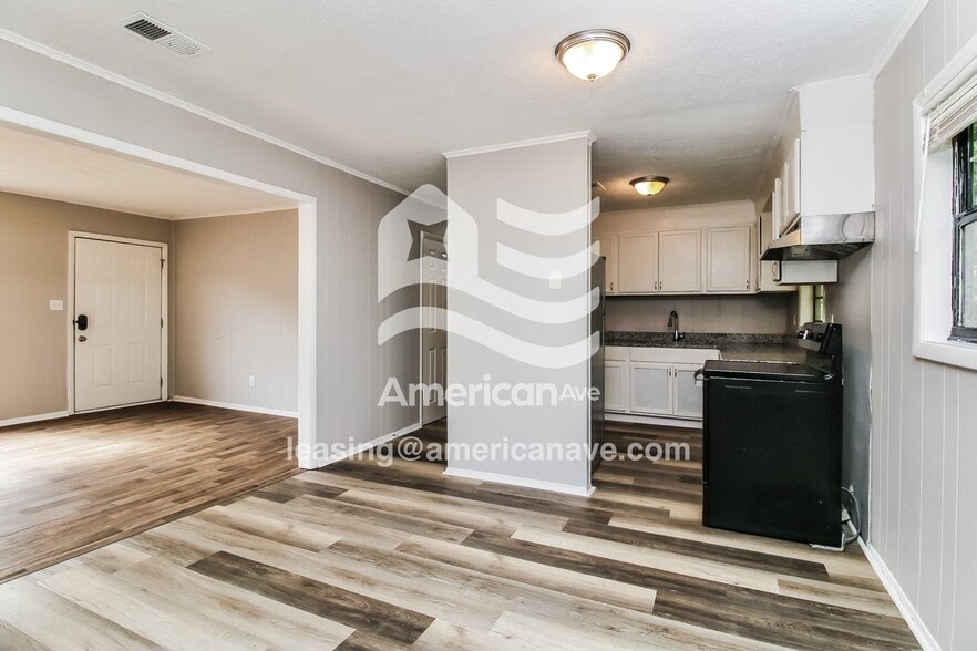 Building Photo - 9121 Morris Dr SW