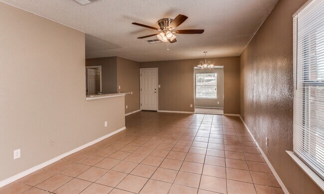 Building Photo - Charming Eastside Home with Refrigerated Air and Easy Access to Ft. Bliss and Loop 375