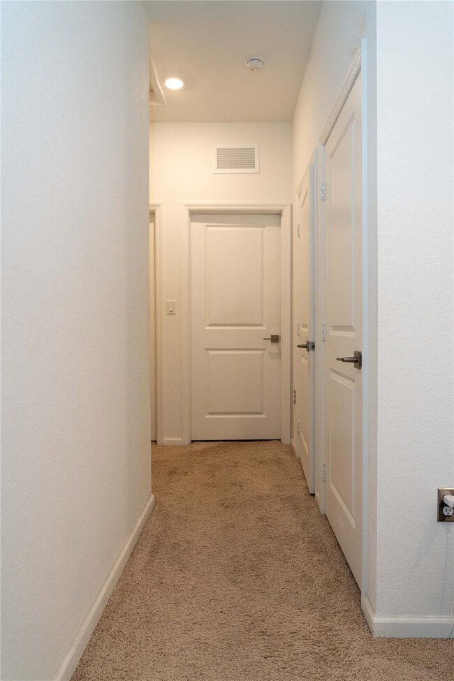 Building Photo - 1176 SW 7th Ct