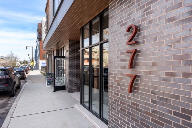 Building Photo - 277 Border St