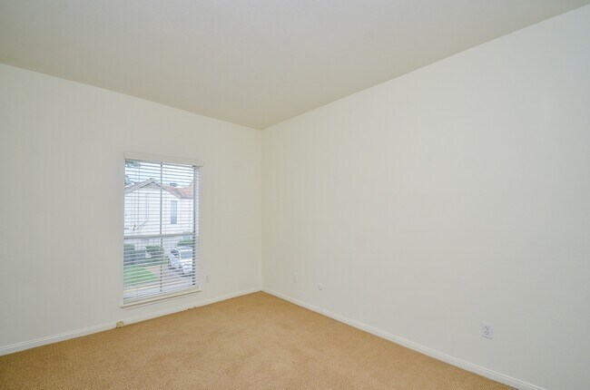 Building Photo - 2100 Tanglewilde St