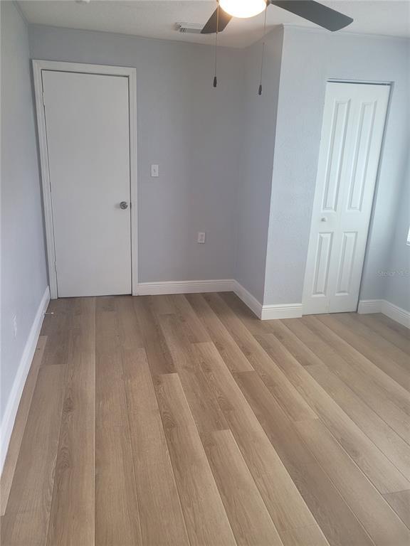 Building Photo - 1320 S Oleander Ave