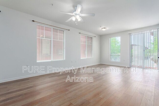 Building Photo - 1920 E Bell Rd