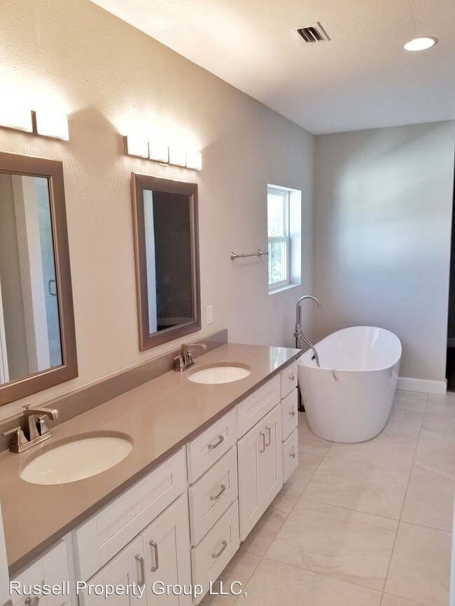 Building Photo - 4 br, 2.5 bath House - 227 46th Ave N