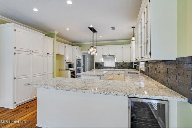 Building Photo - 132 Pine Ridge Cir