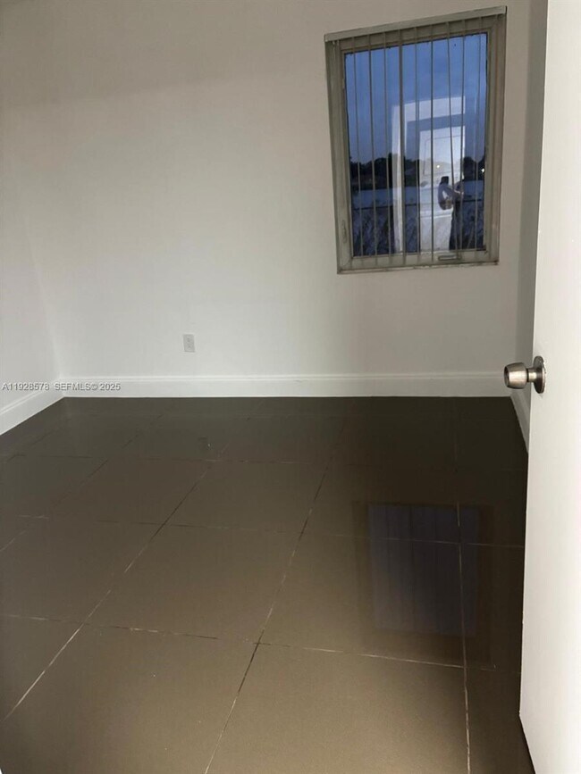 Building Photo - 2000 NW 119th St