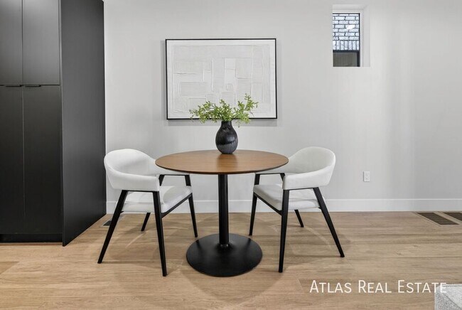 Building Photo - 830 Cherry St