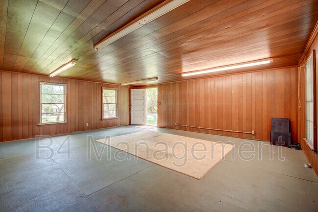 Building Photo - 144 Old Petrie Rd