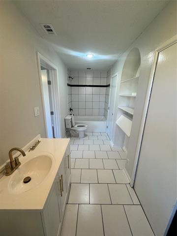 Building Photo - 4651 C L Veasey Blvd