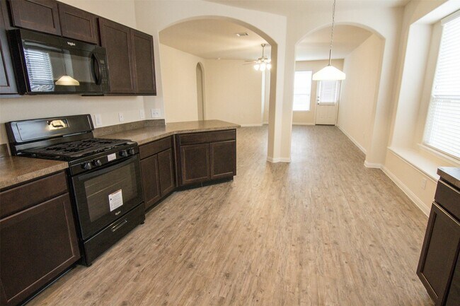 Building Photo - 29606 Woodsons Shore Dr