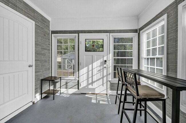 Building Photo - Available Now in Oakdale Subdivision!