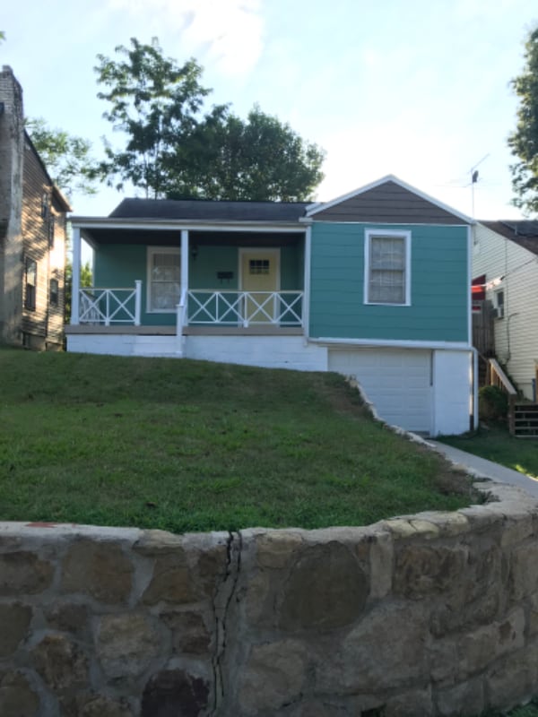 Building Photo - 227 Green Oak Dr