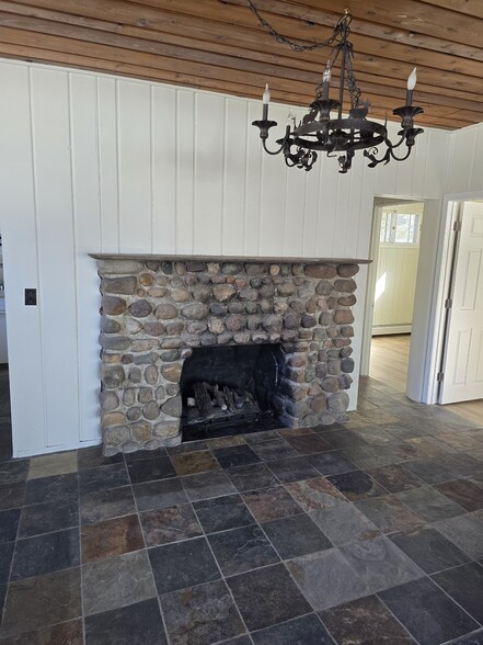 Fireplace - 4410 Clifford Rd