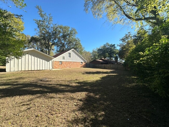 Building Photo - Coming Soon- 3 Bedroom 2 Bath in Whitehouse!