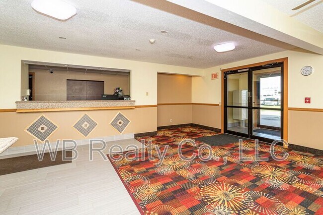 Building Photo - 1521 S G Ave