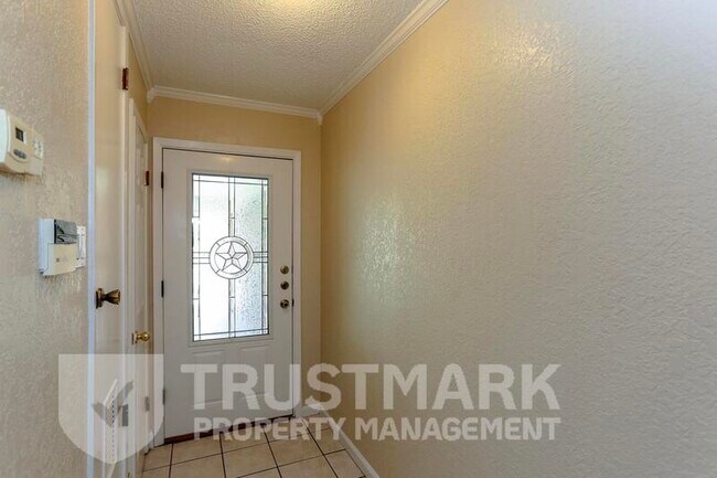 Building Photo - 417 Cottonwood Dr