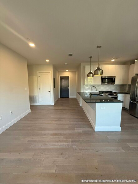 Building Photo - 152 Liverpool St