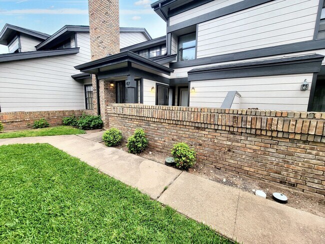 Building Photo - 1748 Ohlen Rd