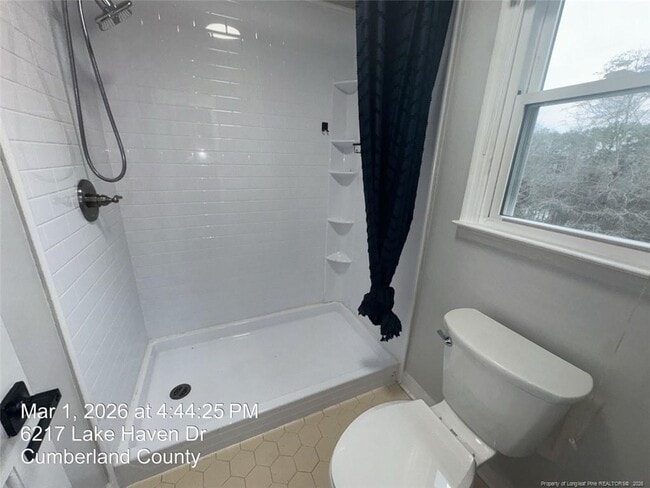 Building Photo - 6217 Lakehaven Dr