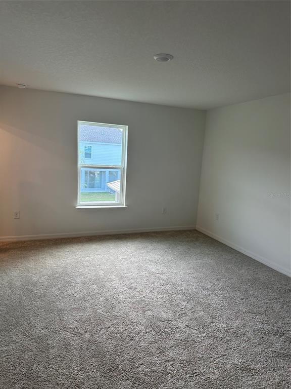 Building Photo - 737 W Oak Dr