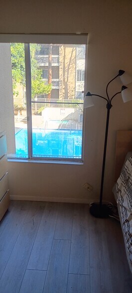 Building Photo - 1855 Diamond St