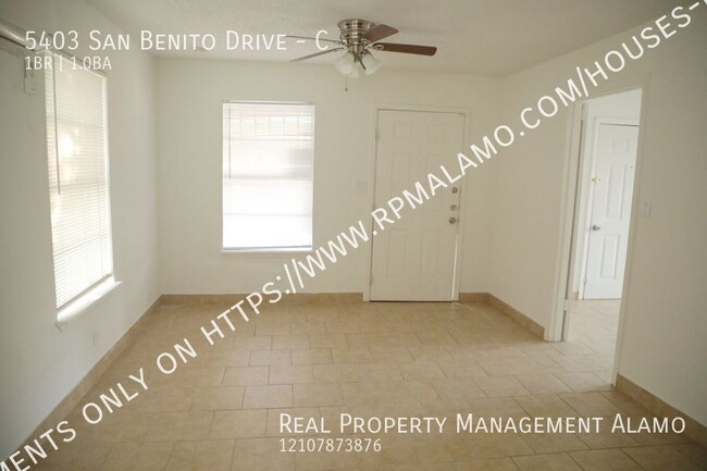 Building Photo - *COMING SOON!* Upstairs 1 Bedroom 1 Bath U...