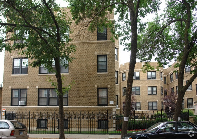 Building Photo - 629 W. CORNELIA
