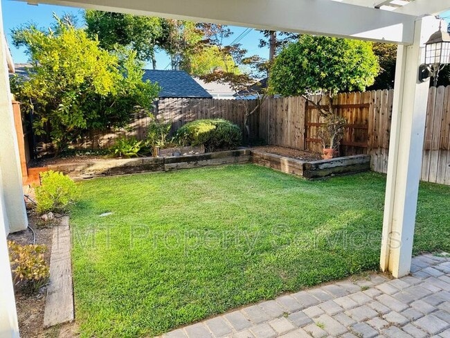 Building Photo - 5536 D St