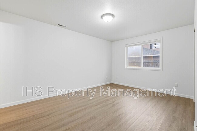 Building Photo - 8503 Desoto Dr