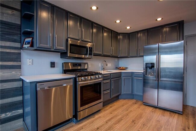 Building Photo - 215 Piedmont Ave NE