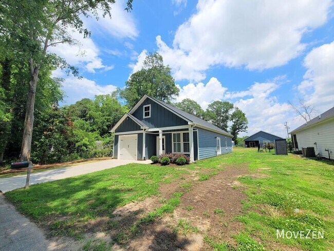 Building Photo - 32 Shamrock Ln