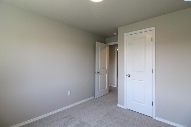 Building Photo - 3 Bed/2 Bath Rambler in Pasco