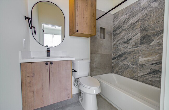 Building Photo - 1506 McKee St