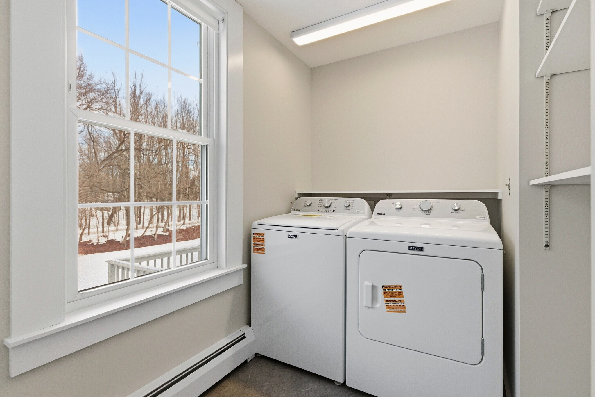 Building Photo - 113 Railroad Ave