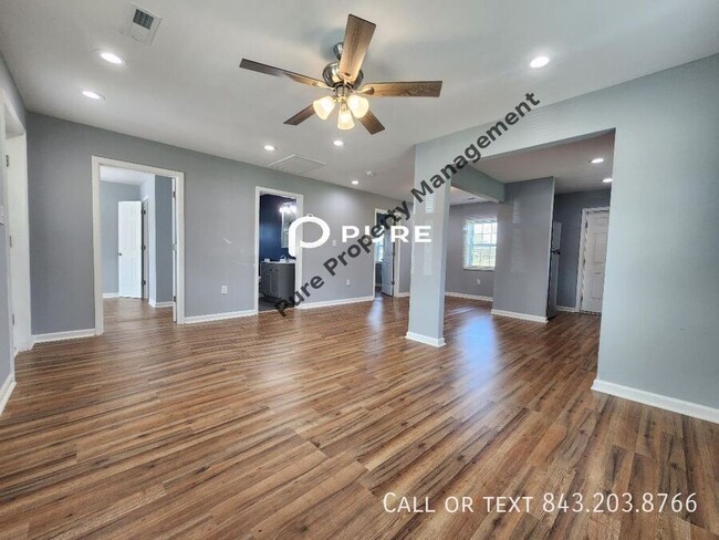 Building Photo - Available now!! Single-family detached in ...