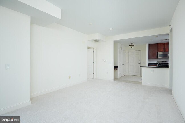 Building Photo - 525 N Fayette St