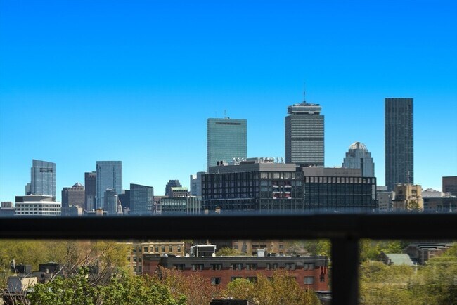 Building Photo - 14 Green St