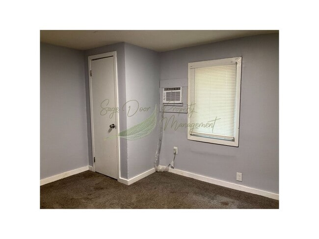 Building Photo - 1 FREE MONTH OF RENT!!!