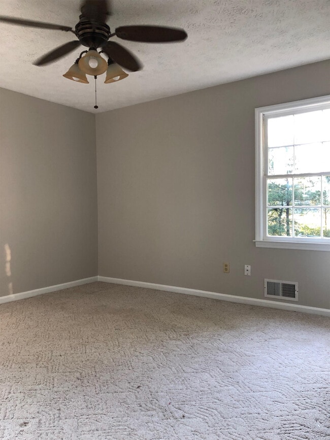 Building Photo - 1041 Bradham Dr